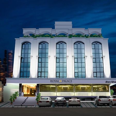 Hotel Royal Palace Jalgaon Экстерьер фото