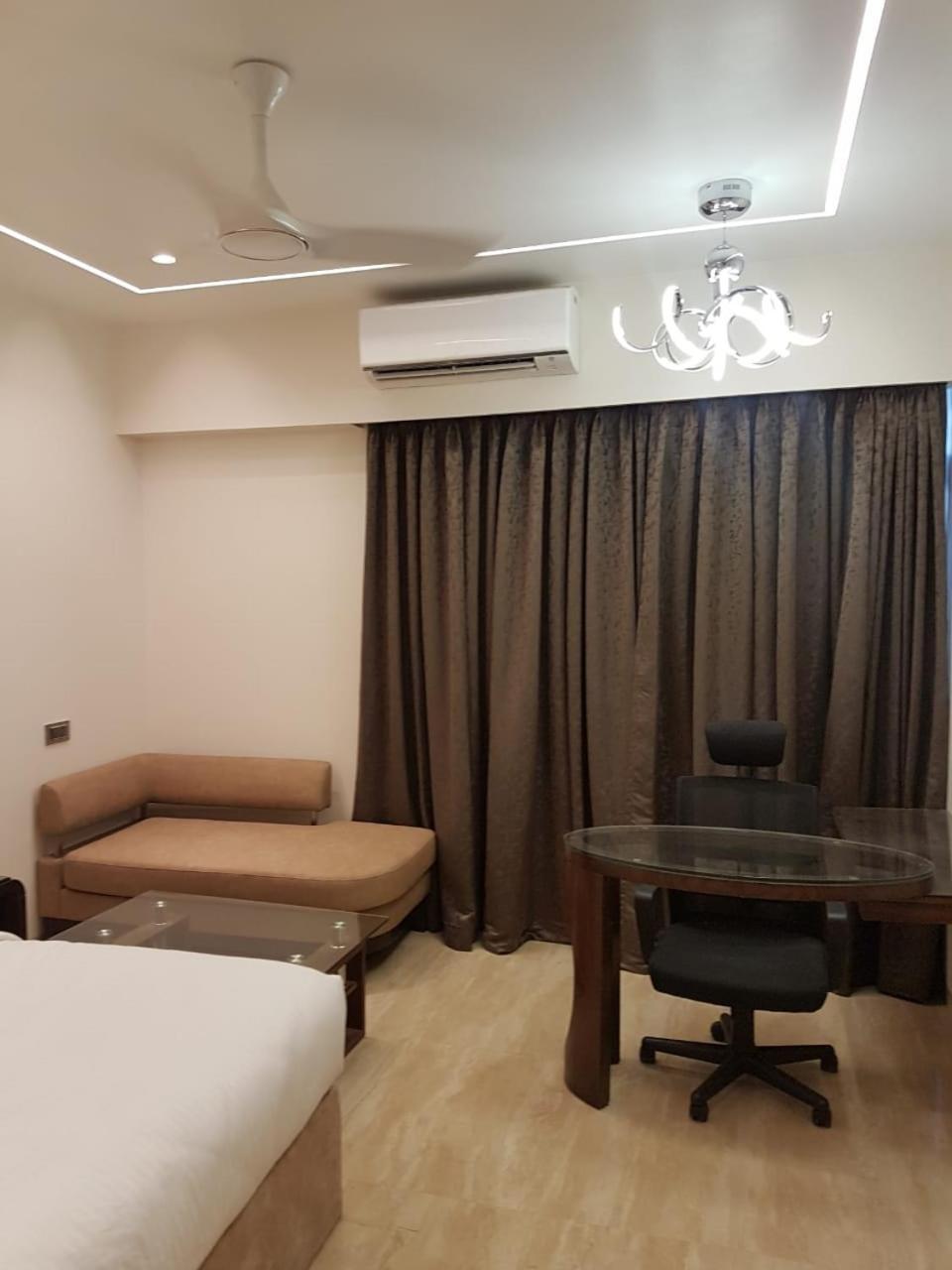 Hotel Royal Palace Jalgaon Экстерьер фото