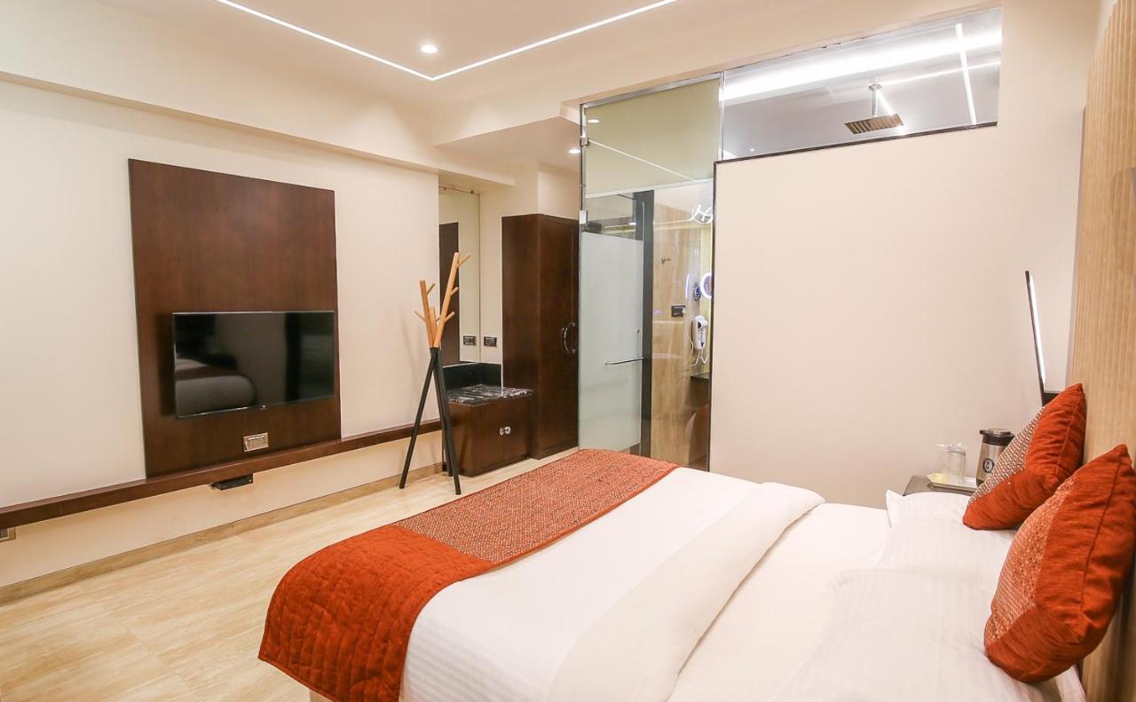 Hotel Royal Palace Jalgaon Экстерьер фото