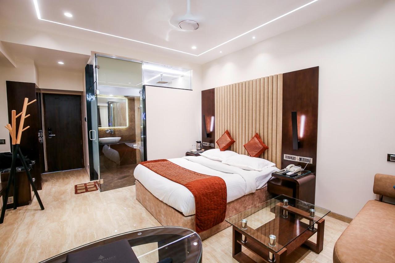 Hotel Royal Palace Jalgaon Экстерьер фото