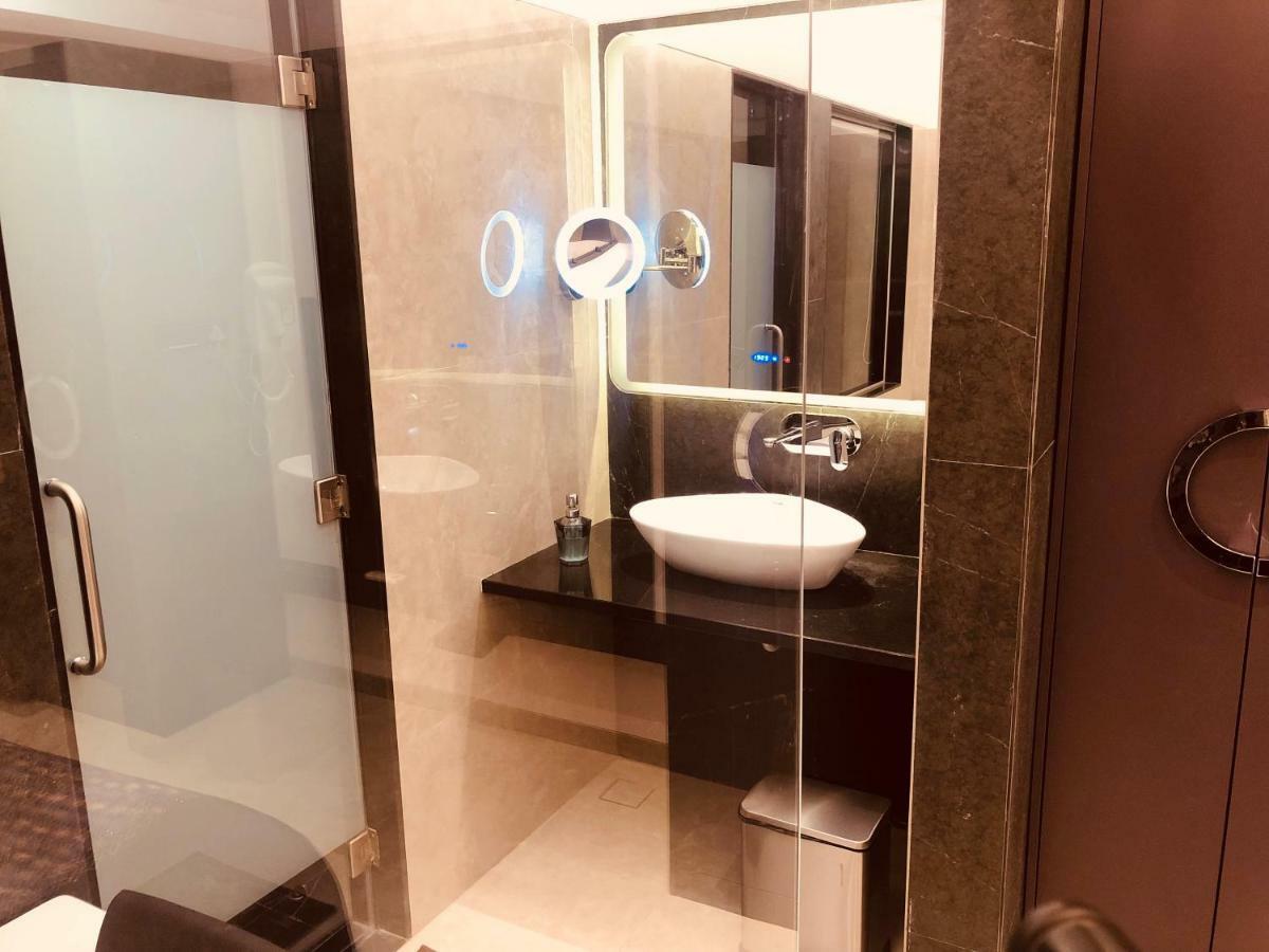 Hotel Royal Palace Jalgaon Экстерьер фото
